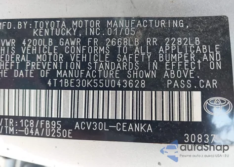 2005 Toyota Camry Le z USA, uszkodzony, nr VIN 4T1BE30K55U043628